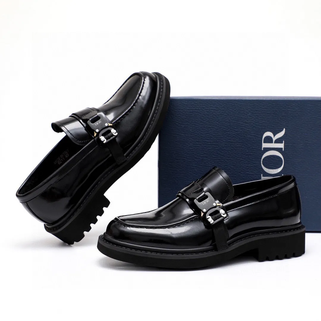 Men's shoes 💰700 💐《Dior》Dior 🇮🇹🇮🇹 counter synchronization Top purchasing agent 🔍🔍Men 2⃣️0⃣️2⃣️4⃣️Business leather shoes Original open-edge beads imported from Italy, fully imported cowhide leather lining, sole: original T men's shoes 💰U outsole, exclusive movable molded sole, super comfortable, original factory follow-up goods, 🔍🔍high quality, can be entered and exited the counter at will, welcome to compare, regular code 39-44 (38.45🉑️customized)